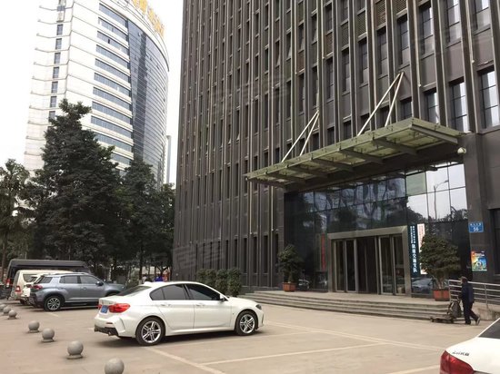 重庆龙头寺旅游集散中心商务大楼 