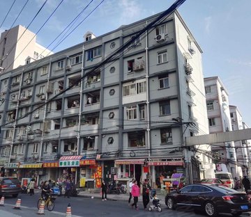 瞿四小区