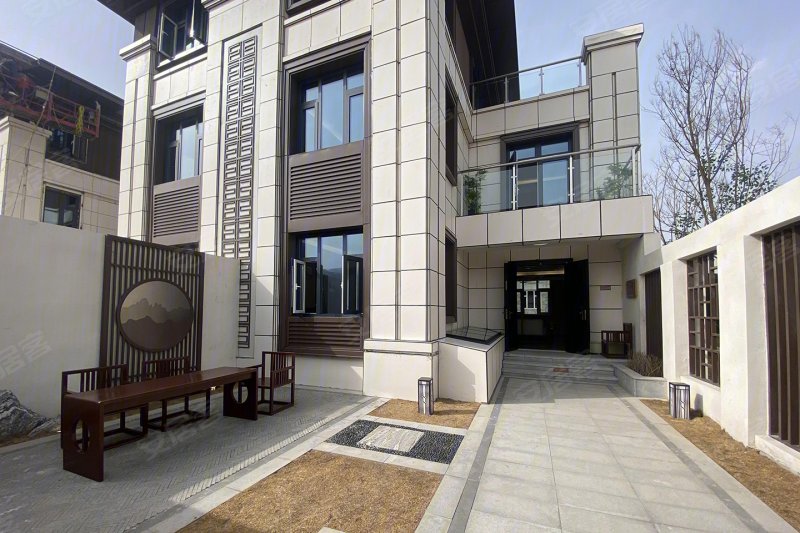 西宁河湟新区独门独院,地上三层别墅带负一层带大花园品质别墅区,怡和