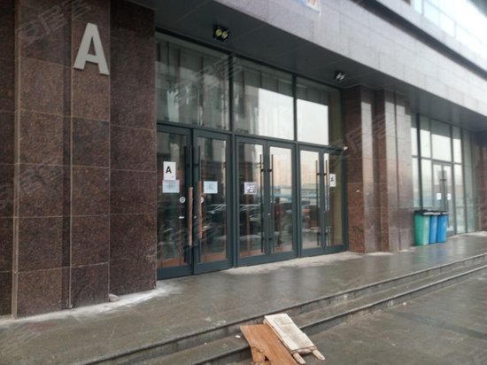 华樾新南站城市广场 