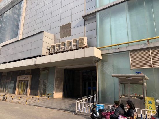 大摩西元广场办公楼 