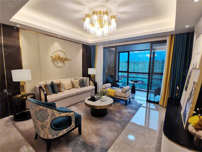 舜元·臻园4室2厅2卫130㎡南160万