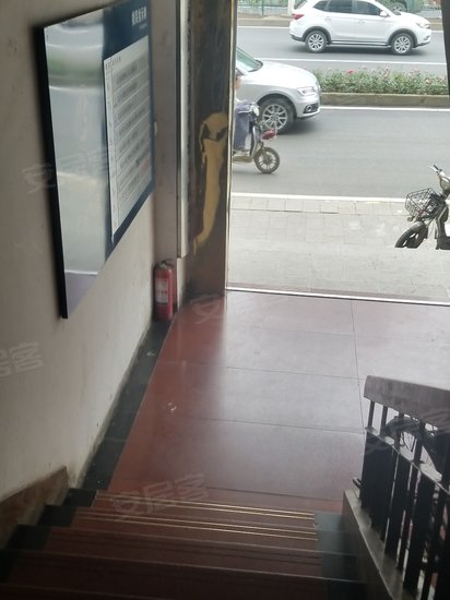 武汉理工大学产业大楼 