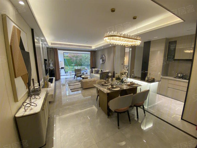 城发恒伟·东风映18973室2厅2卫184㎡南282万