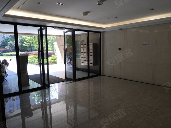 新天地世嘉铭座 