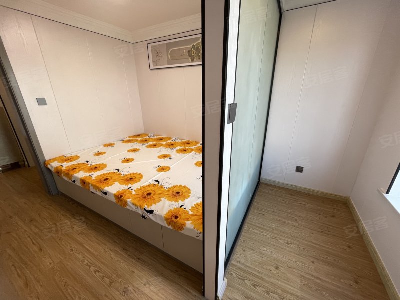 西置·瑀美福景4室2厅4卫84.99㎡南北42万