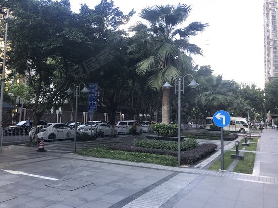 嘉裕礼顿阳光公寓 