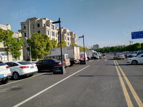 连飞虹湖天地(商住楼) 