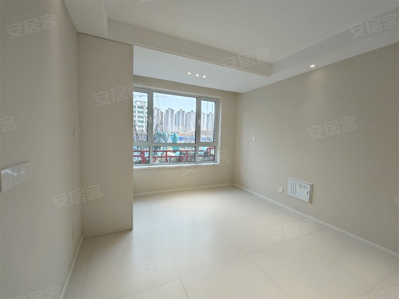 南岭国际四区 84平通透两居 76万带车位