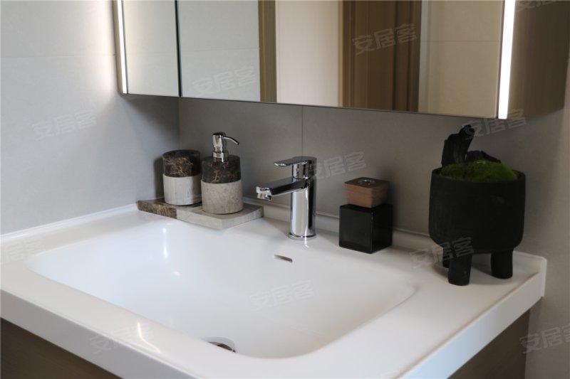 建发九龙观唐3室2厅2卫109㎡南144万