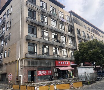 左岸香堤