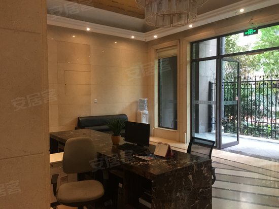 皇冠国际公寓(商住楼) 