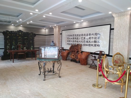 利西路102号办公楼 