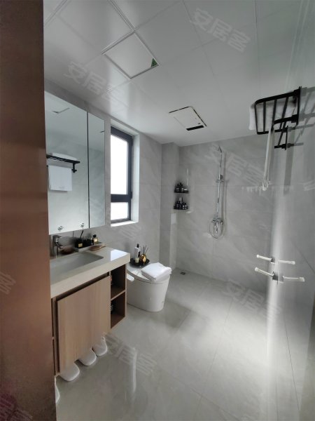 恒信弥水春风4室2厅142.24㎡94万二手房图片