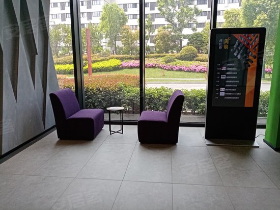 大自然虹桥中心 