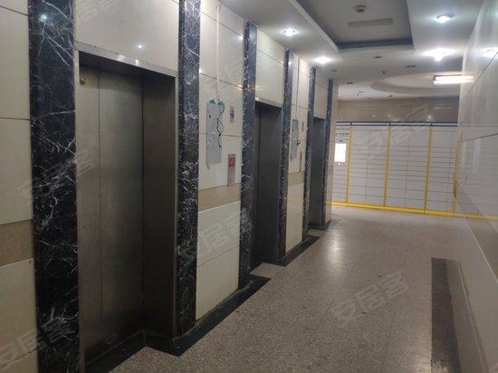 风情100国际公寓 