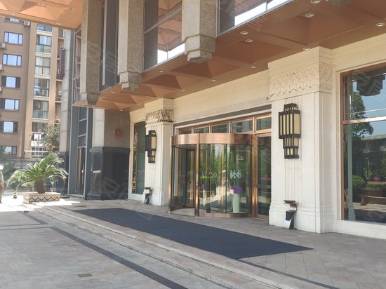 力高皇冠商务广场 