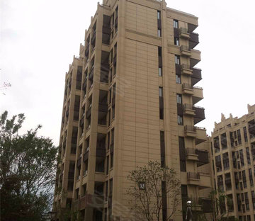 明发云庭 简装三房 出门便是             价可议