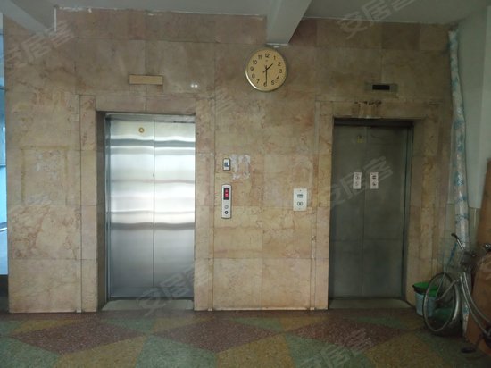 万泉实业综合楼 