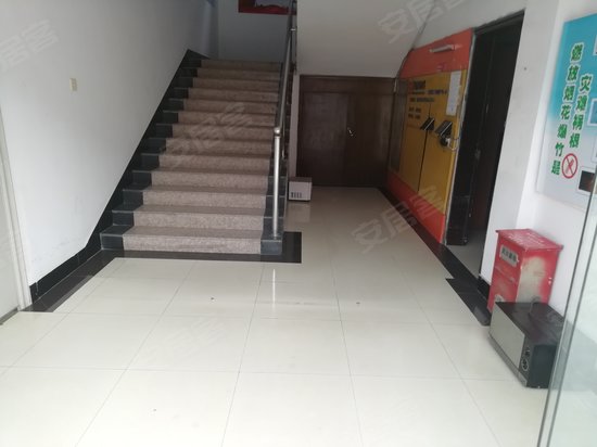 五里庙装饰世界综合办公大楼 