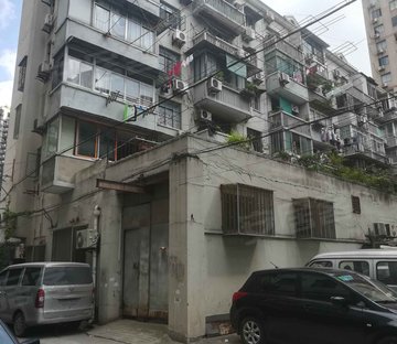 龙江路130弄小区
