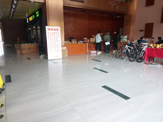 磊鑫大厦九亭中心 