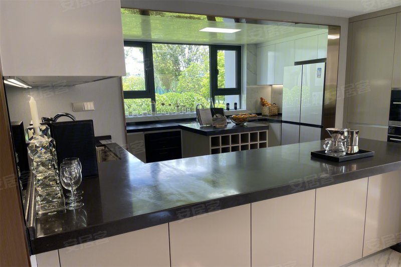 贵阳花语墅(新房)4室2厅3卫197㎡南200万