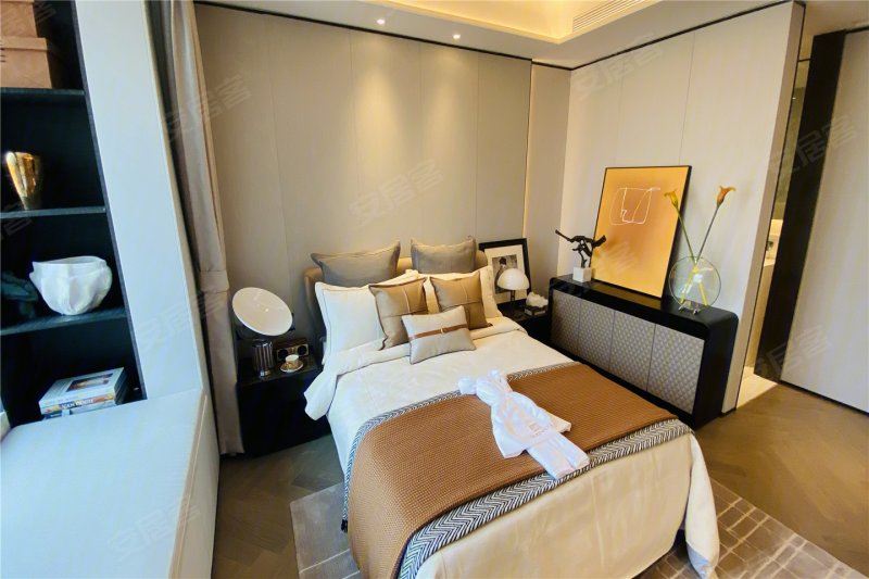 洛阳中心公元印 大平层 改善天花板 邻泉舜正大团购无任何费用