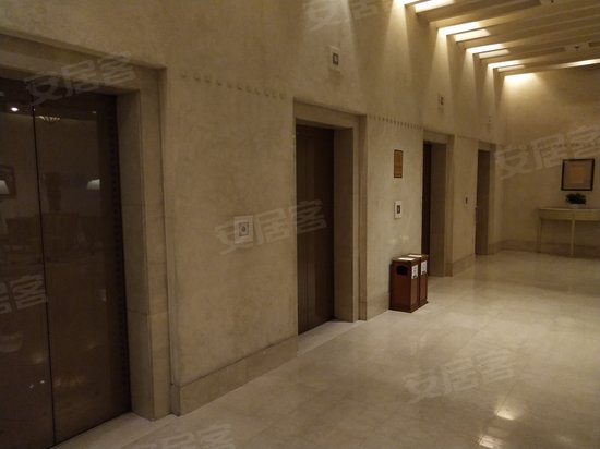 大连国际商贸大厦 