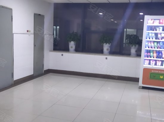 武汉火车站综合管理办公楼 