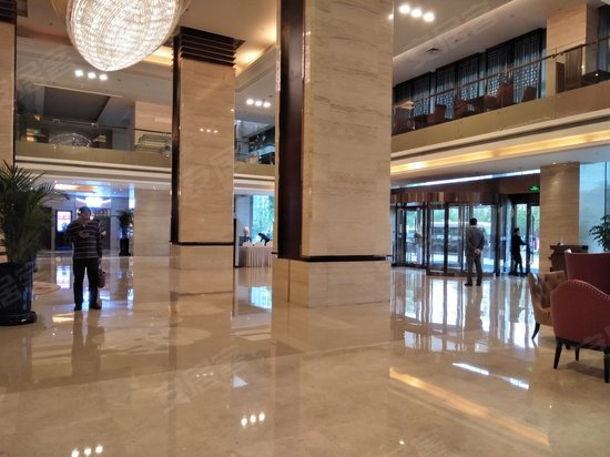 中国石油武汉大厦 