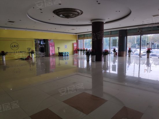 滨江商务生活广场 