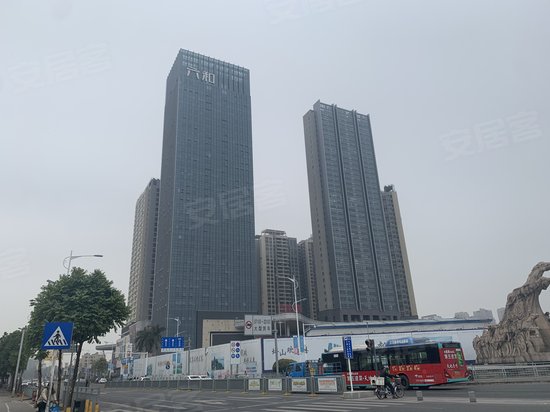 六和城商业广场 