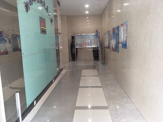 新西部医药交易大厦 