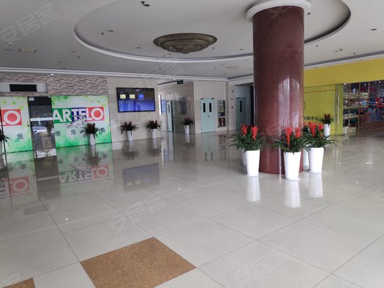 滨江商务生活广场 