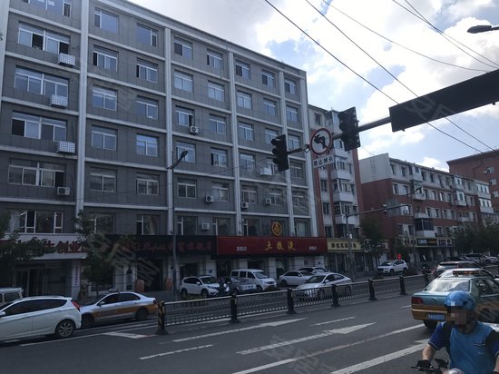 万易大学生创业大厦 