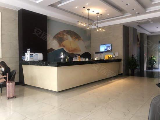 龙腾里食街(办公) 