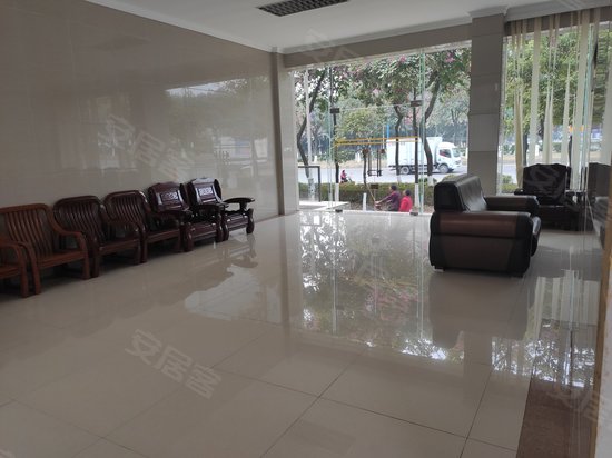 华侨友谊商务大厦 