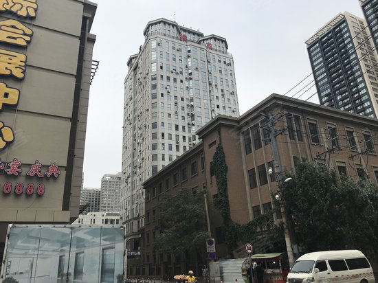 腾龙国际商务公寓 