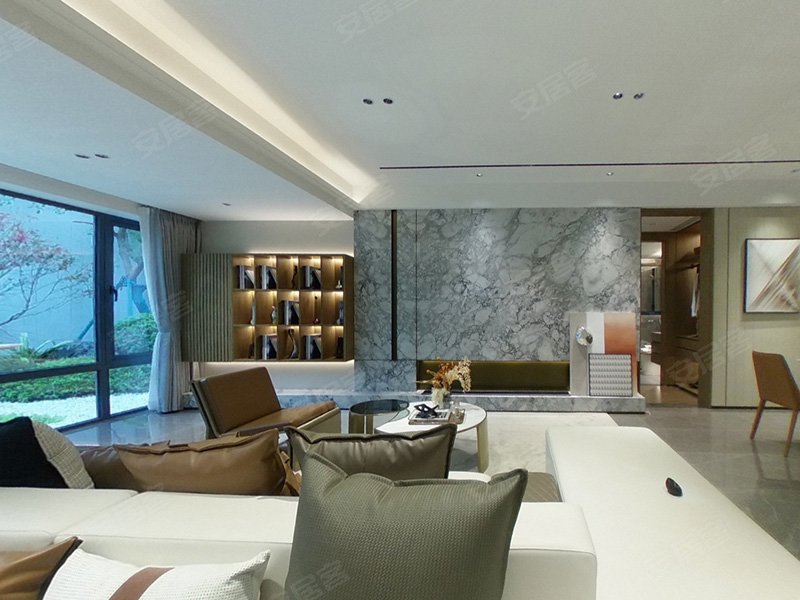 凤岭南央企保利冠江墅江景大平层双路东盟商圈