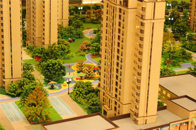 与汽车大道交汇处西南方(瓦良格西侧)-南昌鸿海水岸之城润园二手房