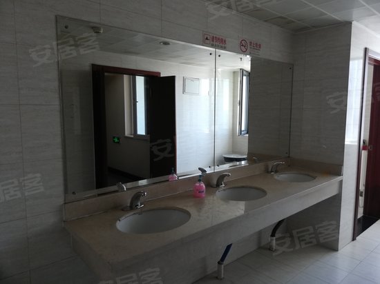 隆孚国际金融大厦 