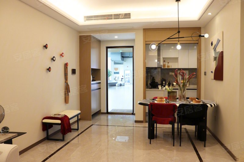 新都川音政务中心旁 地铁旁 周边商业配套成熟 交通便利,领地悦府