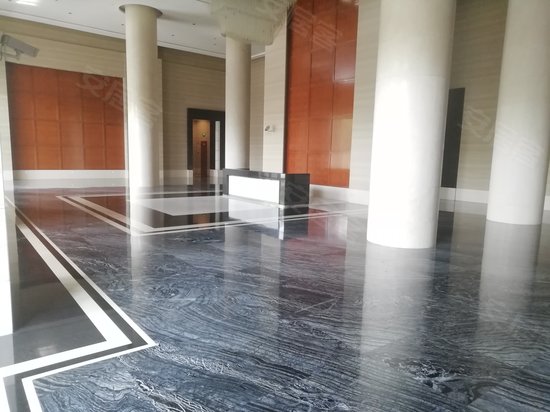 漕宝路161-163号商办综合楼 