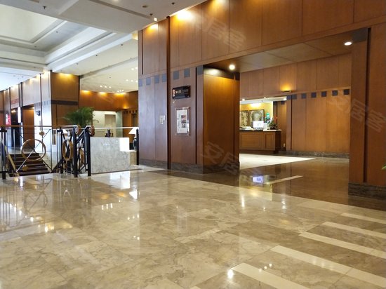 大连国际商贸大厦 