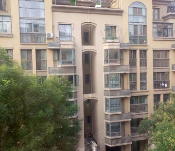 普罗旺世塞纳维斯