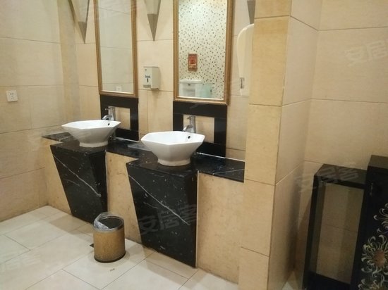 银座商城章丘店 