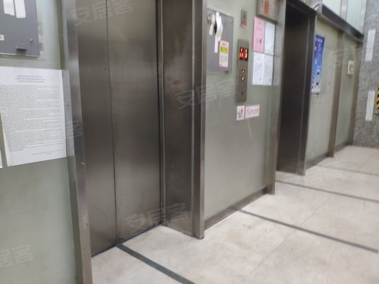 时代新世界中心 