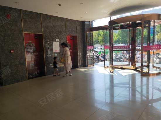 众润贵友商务楼