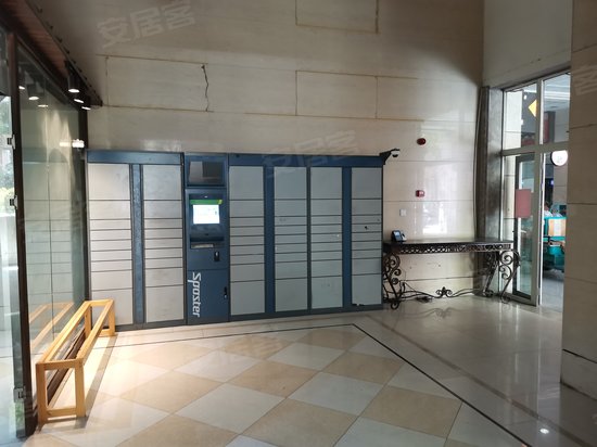 鲁邦国际风情街公寓 